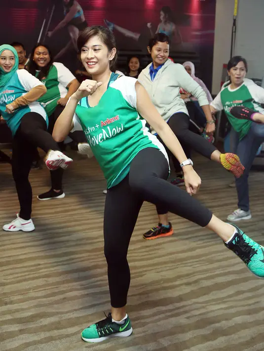Peraih penghargaan Festival Film Indonesia tahun 2004 untuk kategori Pemeran Utama Wanita Terbaik di film Ada Apa Dengan Cinta ini gemar olahraga jogging, yoga, lari cepat, pilates, push up sebagai aktifitas rutin berolahraga. (Deki Prayoga/Bintang.com)