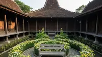 10 Inspirasi Rumah Atap Limas Tradisional Jawa Tren 2025, Elegan, Fungsional, dan Modern