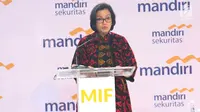 Menkeu Sri Mulyani Indrawati saat memberi pemaparan dalam acara Mandiri Investment Forum (MIF) di Jakarta, Rabu (7/2). Acara ini mengusung tema "Reform and Growth in The Political Years". (Liputan6.com/Angga Yuniar)