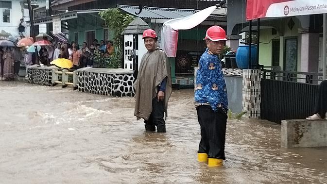 Banjir Landa Dua Desa Gunungguruh Sukabumi, Puluhan Rumah Terisolasi