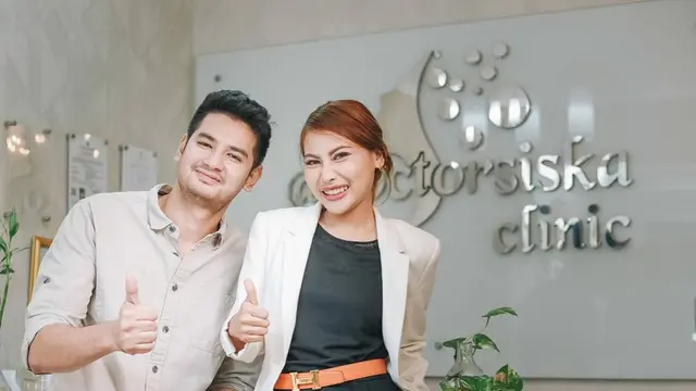Sempat Akting Bareng, Ini 6 Potret Kevin Hillers 'Ikatan Cinta' dan dr. Siska Dikabarkan Pacaran