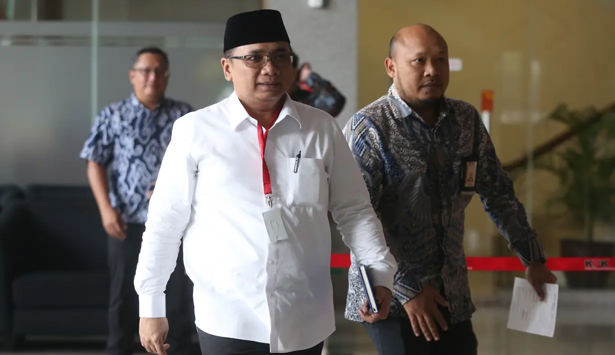 Kasus ini bermula dari pembagian kuota haji tambahan yang tidak sesuai aturan Undang-Undang. Tampak dalam foto, tersangka kasus dugaan korupsi kuota haji, Yaqut Cholil Qoumas bersiap menjalani pemeriksaan di Gedung Merah Putih Komisi Pemberantasan Korupsi (KPK), Jakarta, Jumat (30/1/2026). (merdeka.com/Arie Basuki)