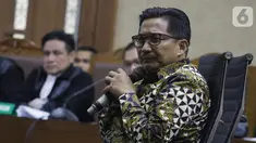 Terdakwa dugaan gratifikasi terkait kerjasama jasa pelayaran, Bowo Sidik Pangarso saat memberi keterangan saat sidang lanjutan di Pengadilan Tipikor, Jakarta, Rabu (23/10/2019). Sidang mendengar keterangan terdakwa. (Liputan6.com/Helmi Fithriansyah)