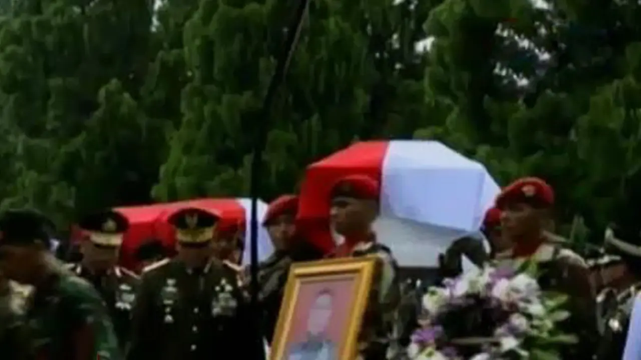 Segmen 3: 13 Korban Heli Jatuh di Poso Dimakamkan