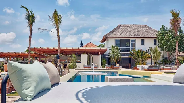 Nikmati Pesona Bali dari Ketinggian Tebing di Ulu Cliffhouse