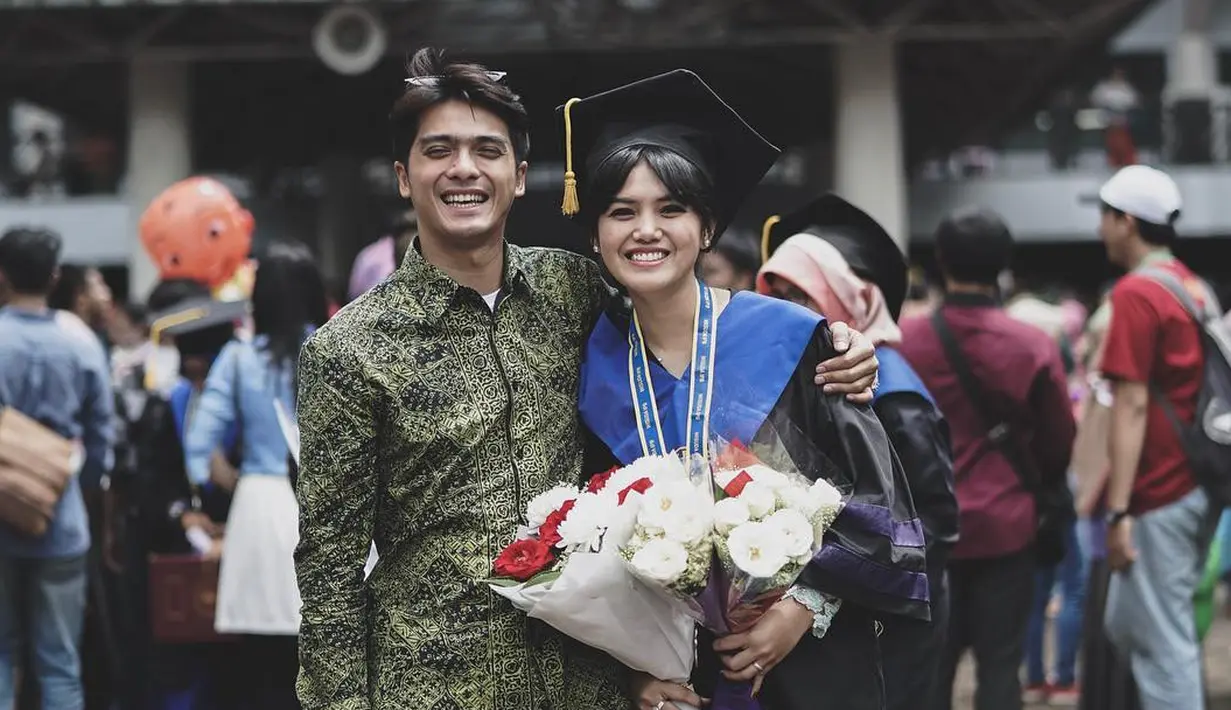 Herfiza Novianti menyelesaikan studinya di Institut Pertanian Bogor pada Januari 2017. (Foto: instagram.com/rickyharun)