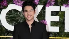 Melalui akun Instagram, Maxime Bouttier mengunggah momen saat menghadiri premier film terbarunya, Ticket to Paradise. Penampilan pria kelahiran 22 April 1993 ini pun mencuri perhatian banyak netizen. (Liputan6.com/IG/@bouttier_maxime)