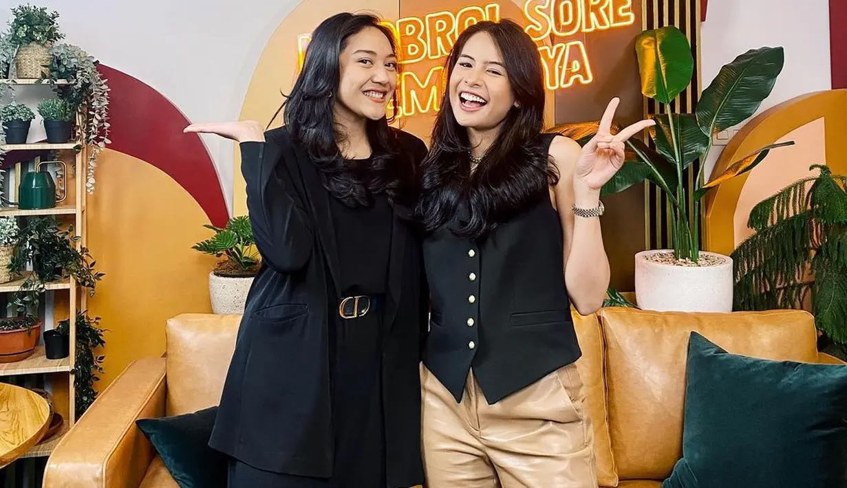 “Saudari Maudy merupakan lulusan program sarjana Philosophy, Politics, and Economics University of Oxford dan lulusan Master of Business Administration dan Master of Arts in Education dari University of Stanford," ujar Menkominfo dalam keterangan pers pengenalan jubir pemerintah untuk Presidensi G20