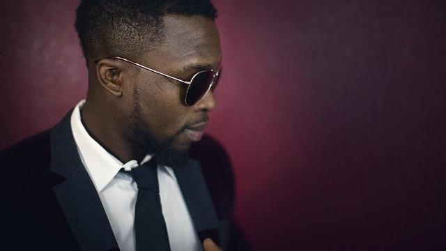 Ilustrasi kacamata hitam