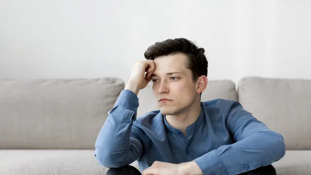 5 Cara Mengatasi Takut Kehilangan Agar Tidak Mengganggu Kecemasan (photo by freepik.com)