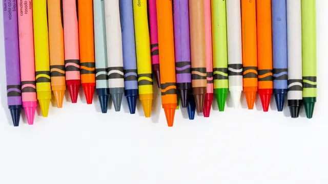 How To: 3 DIY Lipstick Homemade yang Ramah Untuk Anak-Anak