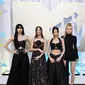 Jadi girl group K-pop pertama di MTV VMA, penampilan BLACKPINK di karpet merah sukses menjadi sorotan. Keempat member yang terdiri dari Lisa, Jisoo, Jennie, dan Rose terlihat mengenakan pakaian serba hitam dengan gaya yang berbeda (Instagram/mtv).