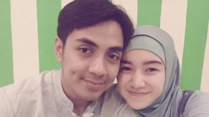 [Bintang] Ustaz Riza Muhammad dan Indri Giana