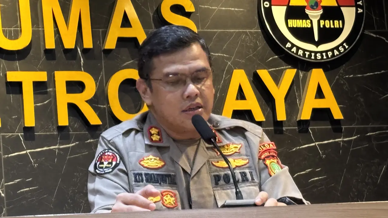 Kasubdit Penmas Polda Metro, AKBP Reonald Simanjuntak saat konferensi pers, Kamis (2/10/2025).