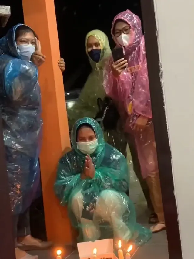 Kisah seorang wanita yang terpaksa merayakan ulang tahunnya saat isoman.