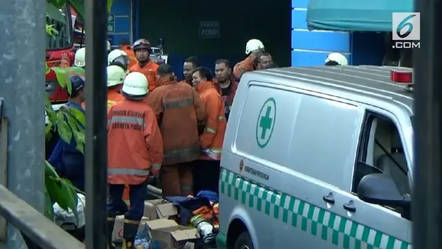 VIDEO: Evakuasi Korban Tewas Kebakaran Kemenhub