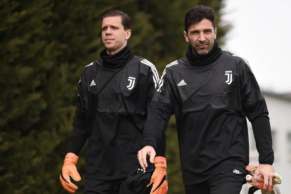 Wojciech Szczesny dan Gianluigi Buffon