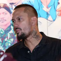 Tora Sudiro merasakan pengalaman menjadi seorang eksekutif produser di film ‘The Wedding and Bebek Betutu’. Rupanya menjadi seorang eksekutif produser tak seperti yang ia bayangkan. (Nurwahyunan/Bintang.com)