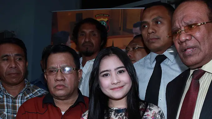 Prilly Latuconsina