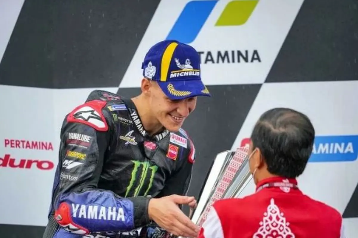 6 Aksi Fabio Quartararo yang Curi Perhatian di Mandalika, Tiru Gerakan Pawang Hujan