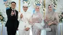 Politisi yang juga CEO salah satu Rumah Sakit swasta di Bandung itu menceritakan kisah cintanya berjalan singkat. Bahkan, dalam sebuah wawancara, keduanya kenal hingga menikah hanya sekitar enam bulan. "...yang behind THe Scene nya ada beberapa kendala . Such as ," tulis dine.pearl. [Instagram/dine.pearl]