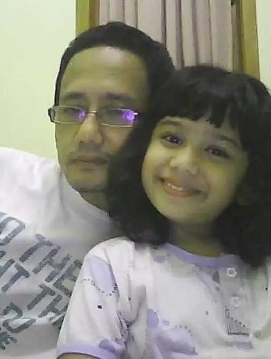 Dalam keterangan fotonya, perempuan berusia 21 tahun itu mengungkapkan rasa kengennya. [Instagram/tissabiani]