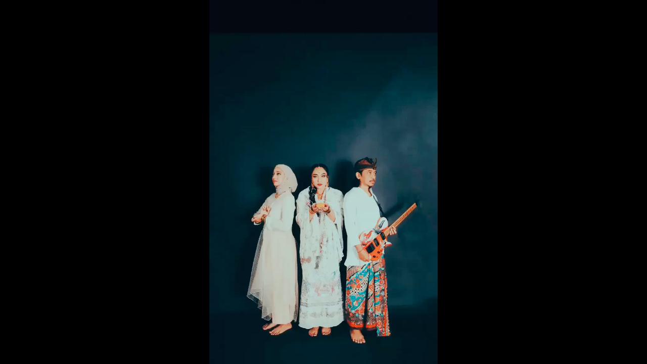 Bella Fawzi feat. Chiki Fawzi & Dewa Budjana
