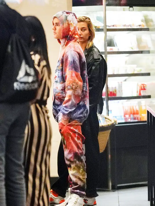 "Justin tak merasa terburu-buru. Hal itu menganggunya ketika teman da keluarga mempertanyakan tindakan dan memintanya untuk tak terburu-buru," ujar sumber. (SPLASHNEWS - HollywoodLife)