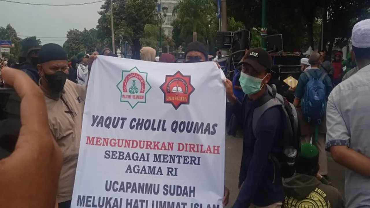 Dua Kubu Gelar Aksi Bersamaan Terkait Polemik Menag Gus Yaqut di Cirebon