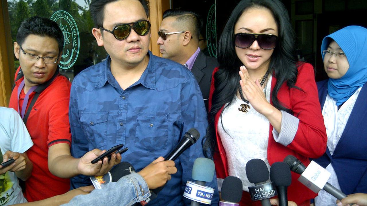 Farhat Abbas dan Regina 2