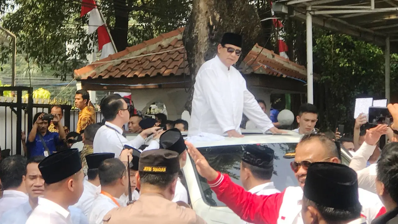 Ketua Umum Gerindra, Prabowo Subianto, saat mendaftar ke KPU