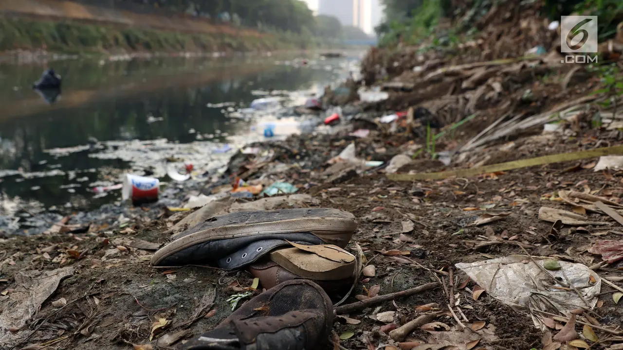 Kondisi Kali Ciliwung Banjir Kanal Barat Saat Kemarau