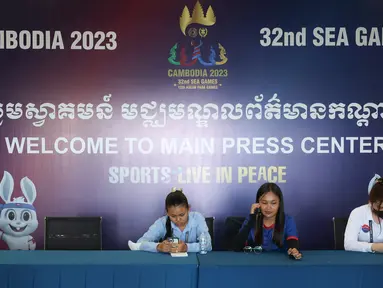 Main Press Center SEA Games 2023 terletak di dalam Morodok Techo Stadium. (Bola.com/Abdul Aziz)