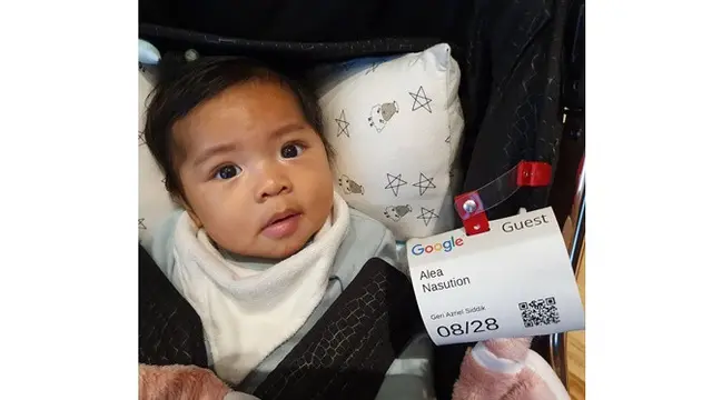 First Trip, Ini 5 Gaya Liburan Alinea Anak Raditya Dika di Singapura