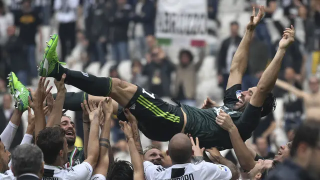 FOTO: Ekpresi Unik Gianluigi Buffon Kiper Juventus yang Siap Pecahkan Rekor di Serie A