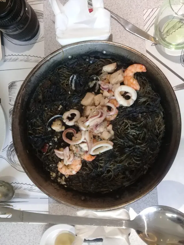 Black Rossejat (Noodles) Seafood with Alioli Sauce
