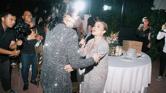 Dapat Kejutan dari Kekasih, Ini 7 Momen Pesta Ulang Tahun Nindy Ayunda Ke-33