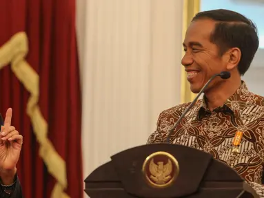 Presiden Joko Widodo memberikan keterangan pers dengan Direktur Pelaksana Dana Moneter Internasional (IMF) Christine Lagarde usai pertemuan tertutup di Istana Merdeka, Jakarta, Selasa (1/9/2015). (Liputan6.com/Faizal Fanani)