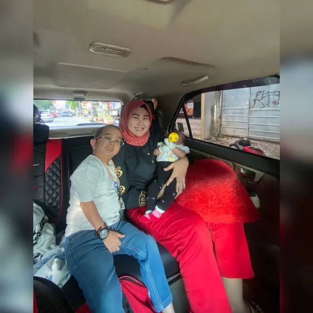 Dikaruniai Anak Kedua, Ini 6 Potret Keluarga Daus Mini yang Harmonis
