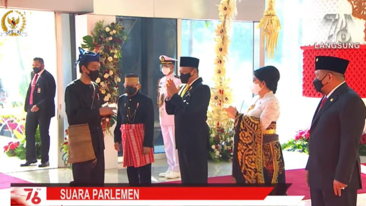 Presiden Jokowi mengenakan baju adat Sabu dari Nusa Tenggara Timur (NTT) saat menghadiri sidang tahunan MPR, Jumat (14/8/2020). (dok Biro Pers Sekretariat Presiden)