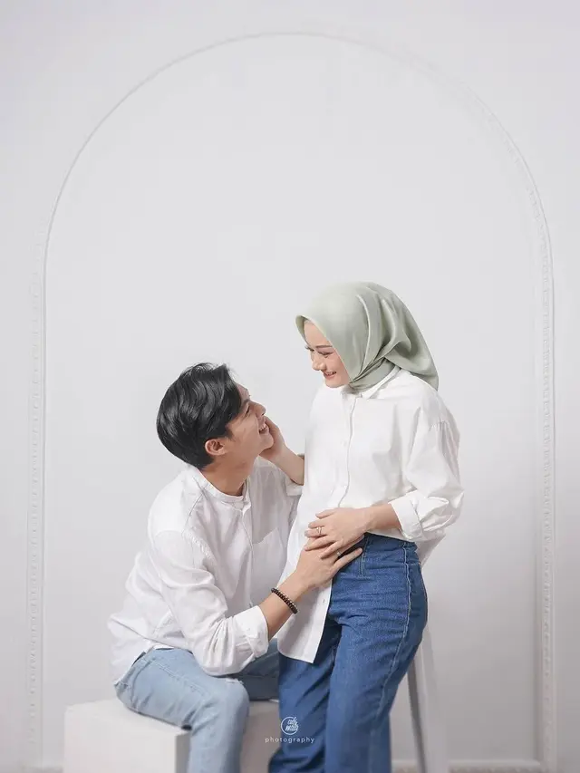 Hamil Anak Pertama, Ini 6 Potret Dinda Hauw Pamer Perut Buncit