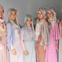 Hijab dengan outfit pastel. (via: loperonline.com)
