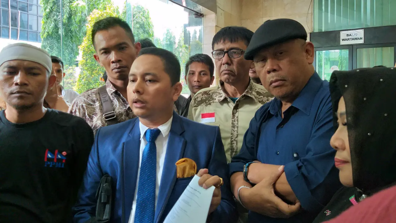 Politikus PAN Eggi Sudjana melaporkan Politikus PDIP Kapitra Ampera ke Bareskrim Polri