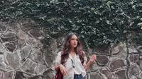 Raisa Pilih Staycation Sendirian demi Bisa Fokus Kerja