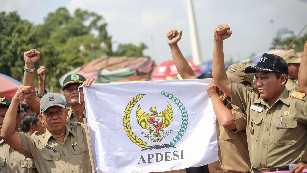 Demo perangkat desa