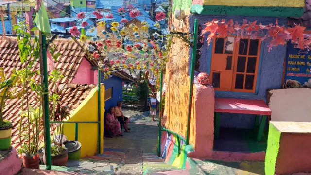 Pandemi Membuat Kampung Warna Warni Malang Beristirahat