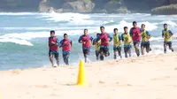 BRI Liga 1: Arema FC Gelar Latihan di Pantai Nganteb, Pemain Asing Baru Masih Absen