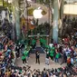 CEO Tim Cook secara langsung membuka Apple Store pertama di India (Apple)