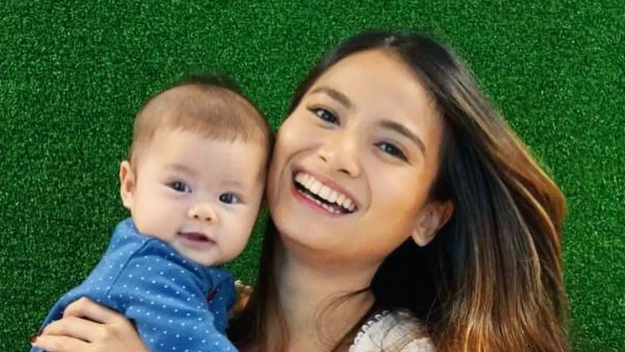 [Bintang] Menggemaskan, Ini 8 Potret Lucu Anak Acha Septriasa