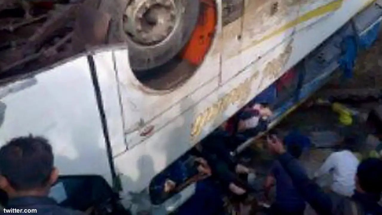 bus-jurang-2-130821b.jpg
